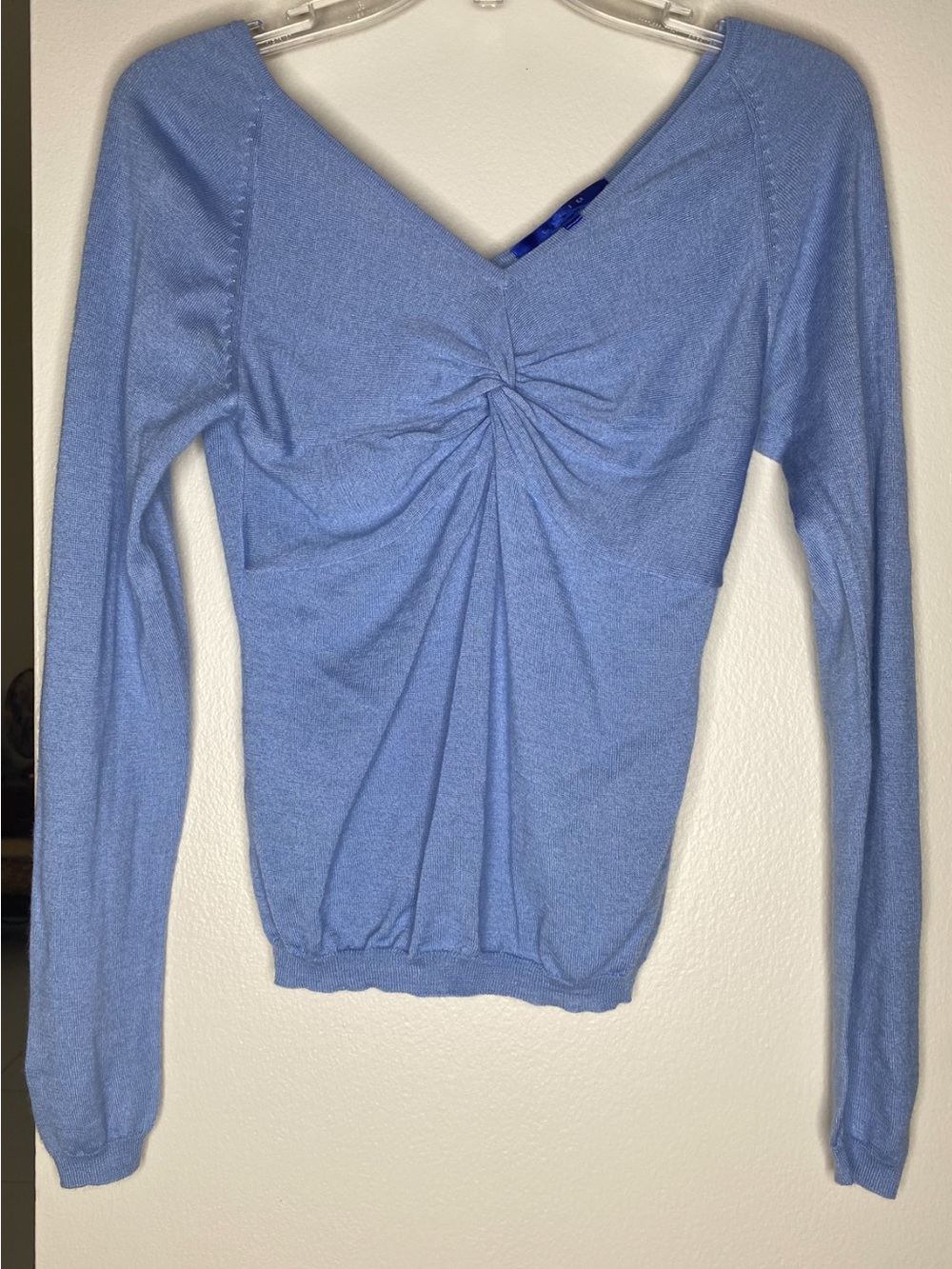 NWOT! LiliU Cashmere & Silk Blue Twist-Front Long Sleeve Lightweight Sweater - S